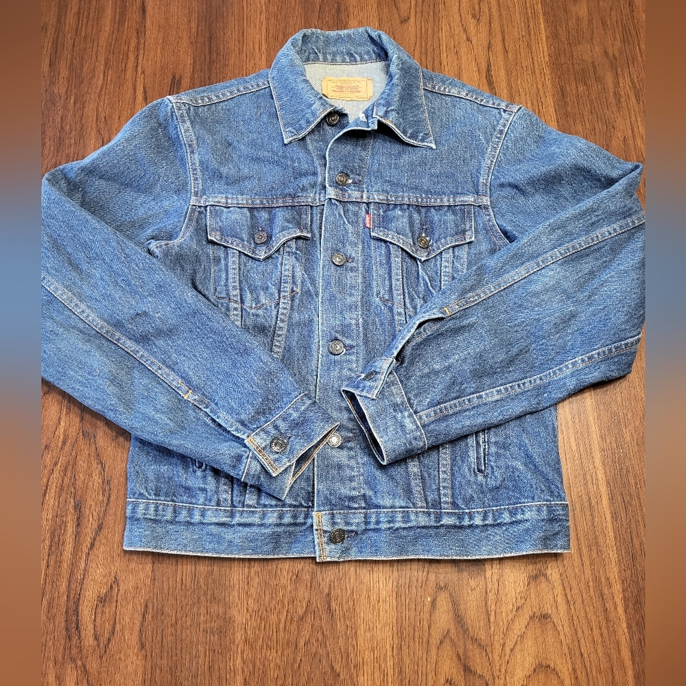 Levi's Men's 42L Medium Wash Trucker 100% Cotton Denim Jean Jacket VTG